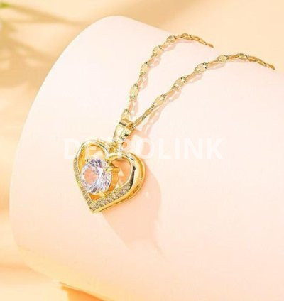 Zirconia Luxury heart-shaped stainless steel necklace gold color
